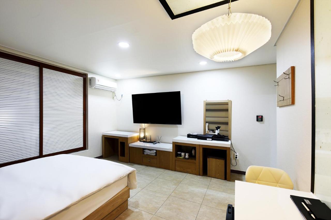 White Tourist Hotel Jeonju Luaran gambar
