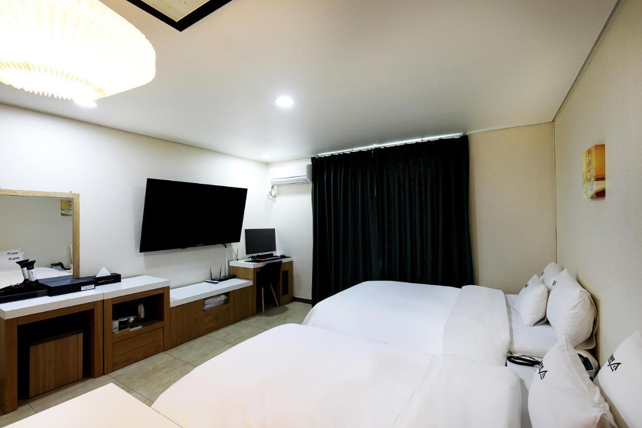 White Tourist Hotel Jeonju Luaran gambar