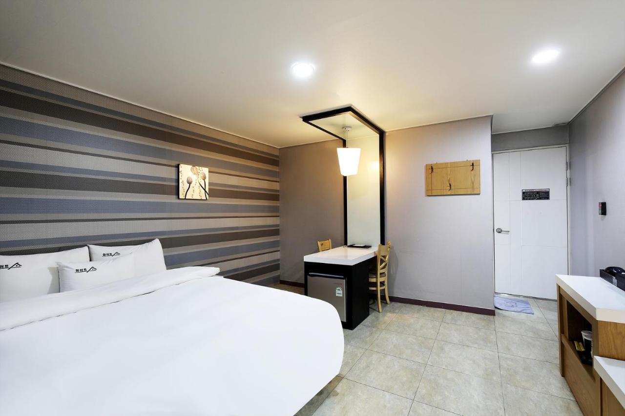 White Tourist Hotel Jeonju Luaran gambar