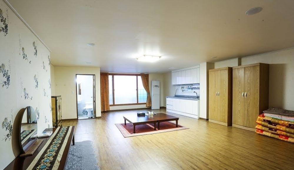White Tourist Hotel Jeonju Luaran gambar