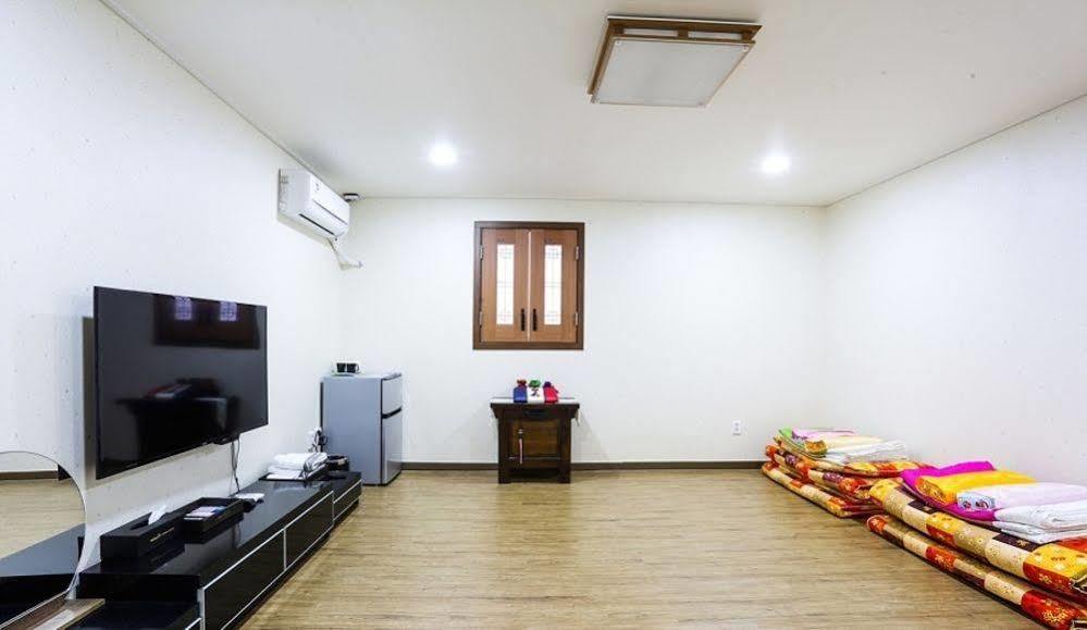 White Tourist Hotel Jeonju Luaran gambar
